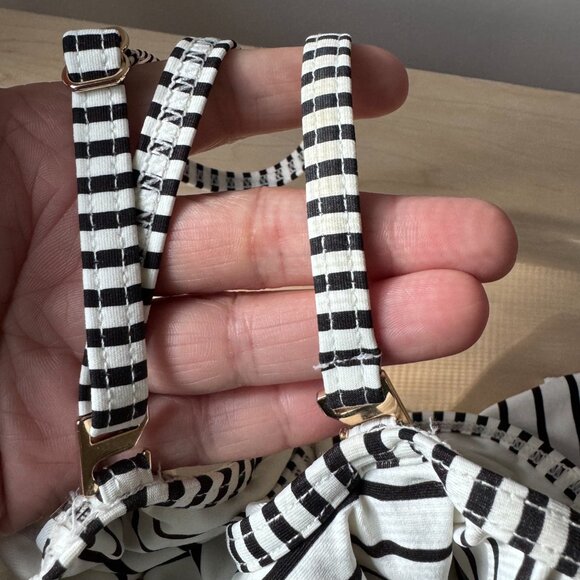 Vince Camuto Blossom Stripe One Piece Swimsuit | Size 6 | NWOT 🌺 - Picture 4 of 10